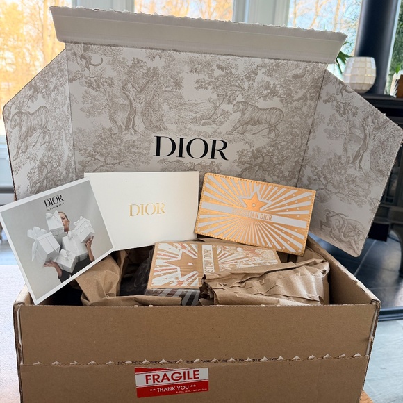 2025 Dior Circus of Dreams Snowglobe NEW IN BOX; SEALED; GIFTABLE - Picture 2 of 12